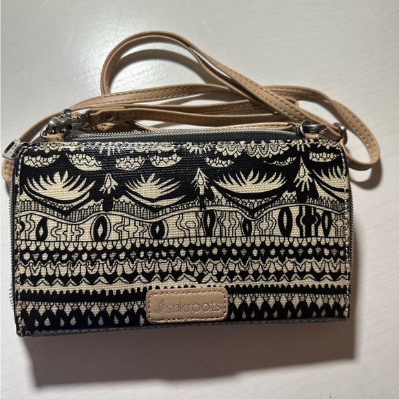 Sakroots Smartphone Wristlet Crossbody Wallet Purse (AS-IS) - Picture 6 of 7